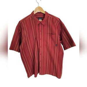 Patagonia Men's Button Short Sleeve Shirt Red Brown Textured Stripes Size XL